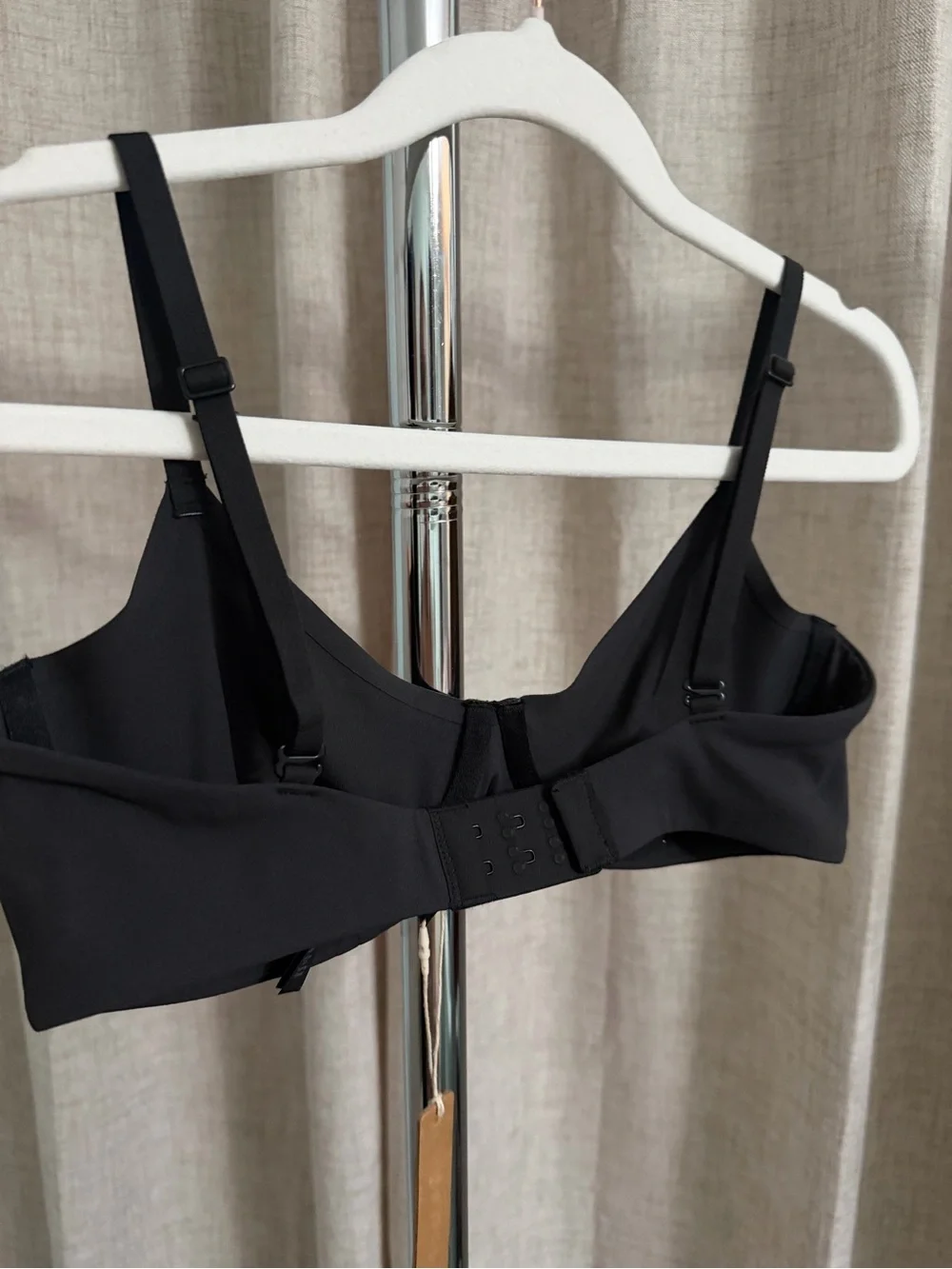 SKIMS Fits Everybody unlined Black Demi Bra - Picture 8 of 10
